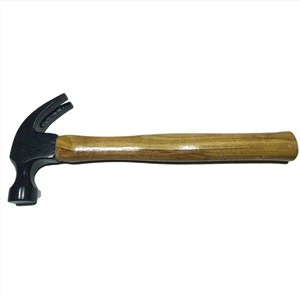 Kladivo s dřevěnou rukojetí